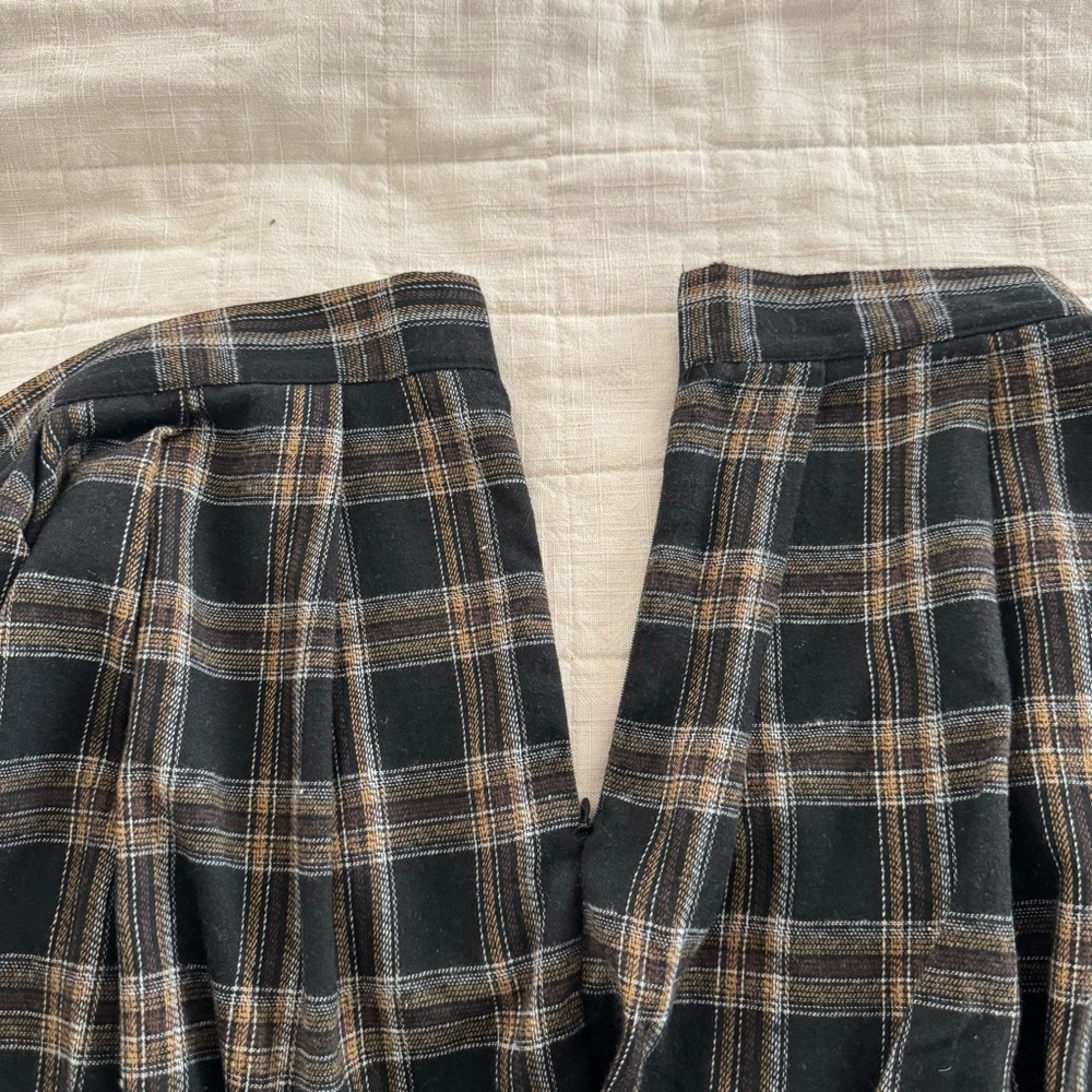 Paid Pleater A-line Mini Skirt Side Zip - Picture 6 of 7